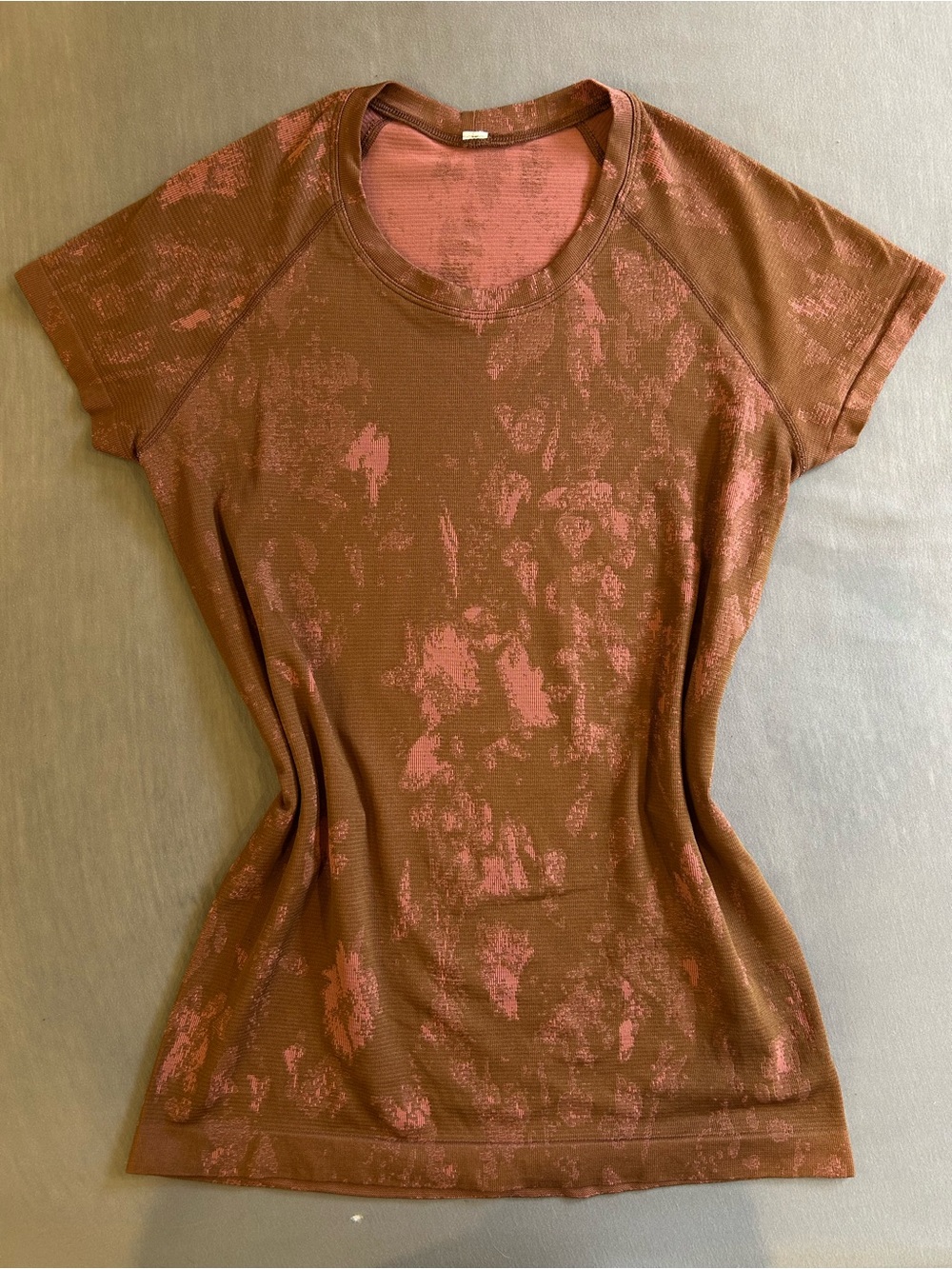 Lululemon limited edition Swiftly Tech Short Sleeve 2.0 size M/10